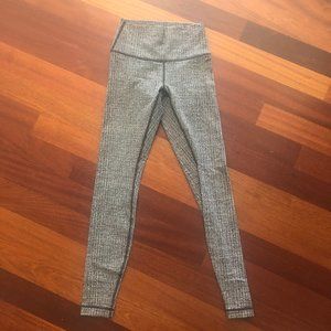 Lulu leggings - size 4
